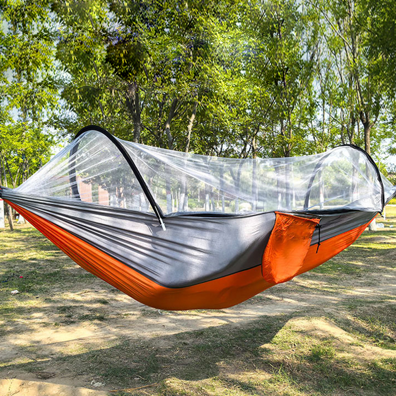 Outdoor-Hängematte mit Moskitonetz