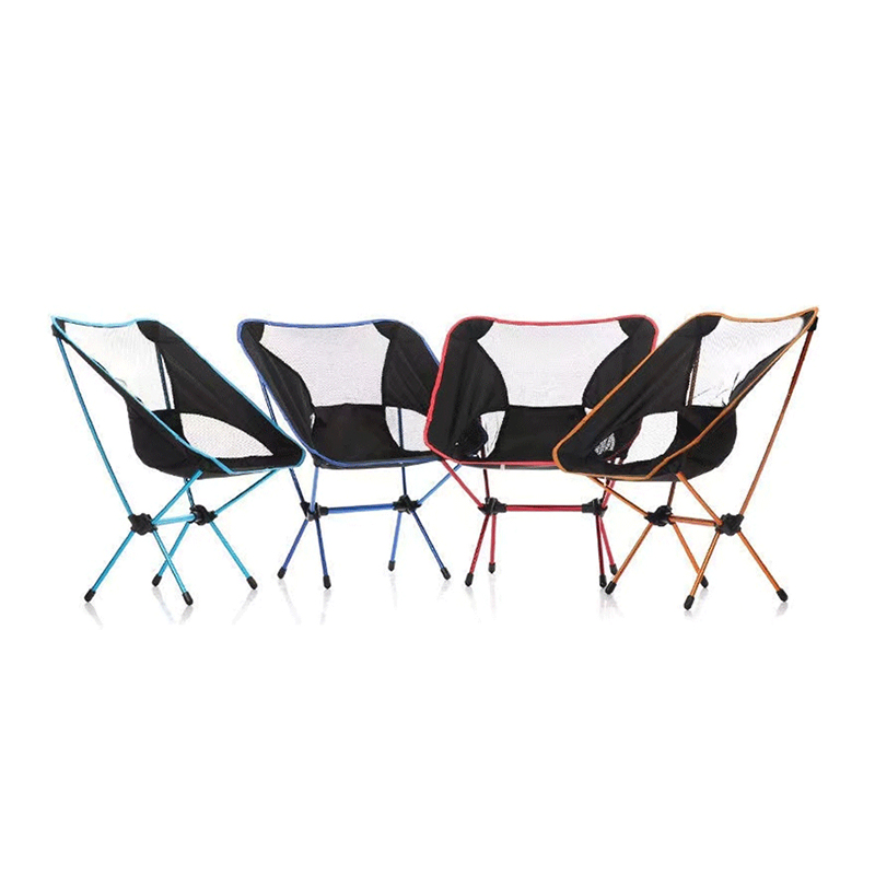 Klappbarer Moon Chair für den Außenbereich
