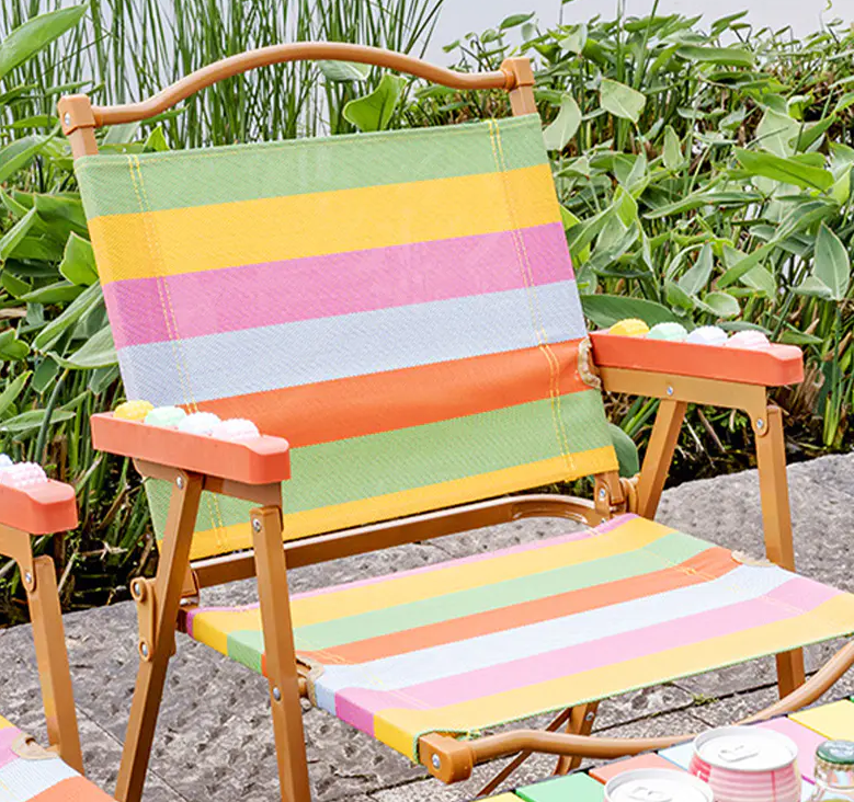 Welcher Strandstuhl ist besser: klappbar oder feststehend?