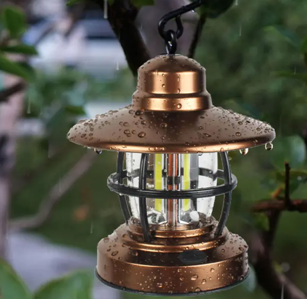 Wo man eine Campinglampe für gleichmäßiges Licht rund um das Camp aufstellt